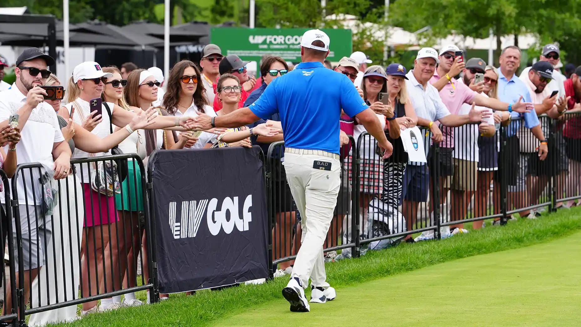 DeChambeau reconnaît que LIV Golf fait face à des défis majeurs et que les efforts pour sauver le circuit pourraient échouer.