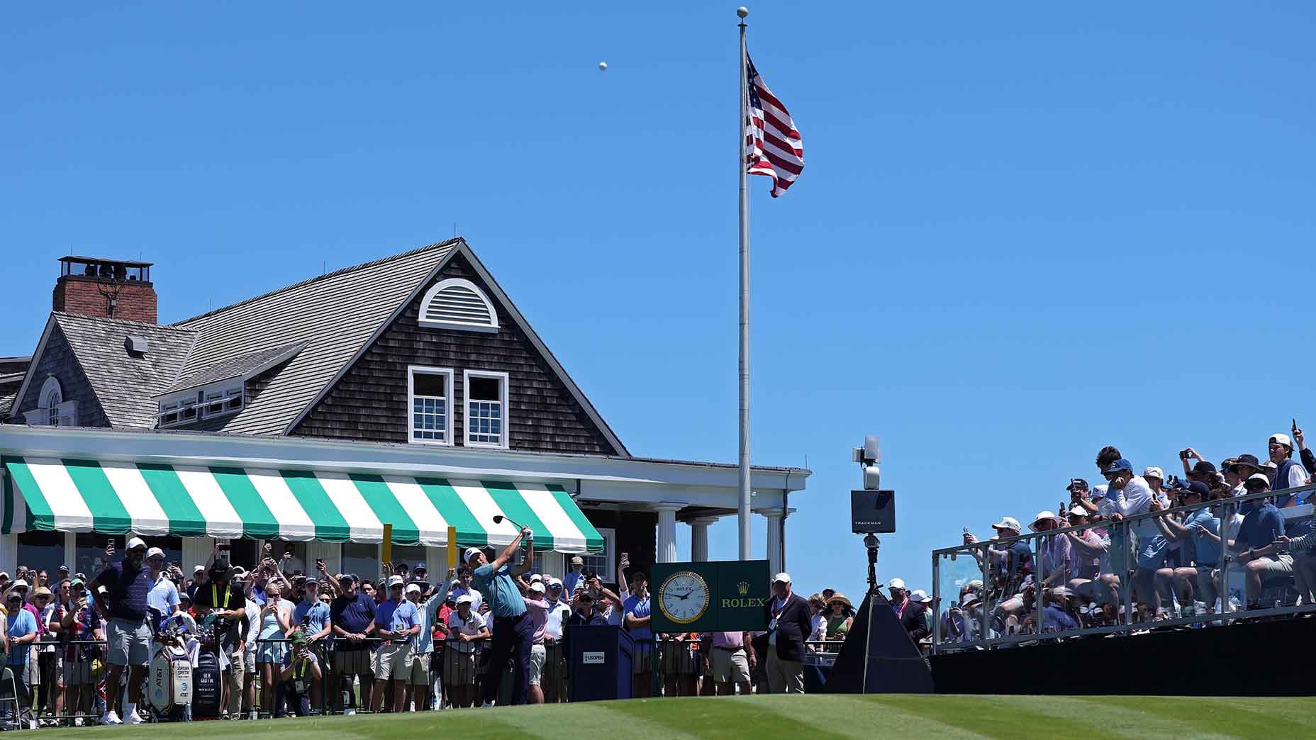 Deux tours à Shinnecock Hills pour l'U.S. Open 2026 : vent, cut au par, histoire écrasante. Cinq observations depuis Long Island.