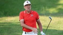 Le golfeur britannique s'est déchiré le ménisque en montant deux marches lors du LIV Golf Virginia. Une intervention chirurgicale est prévue en septembre.