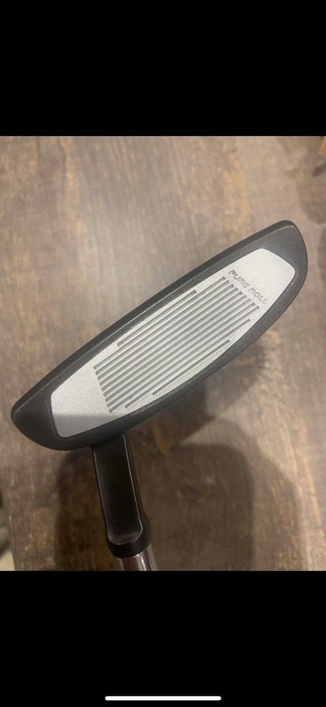 Guide détaillé pour identifier un authentique TaylorMade Spider X Tour en examinant les finitions, vérifications techniques et points de contrôle essentiels pour éviter les contrefaçons.
