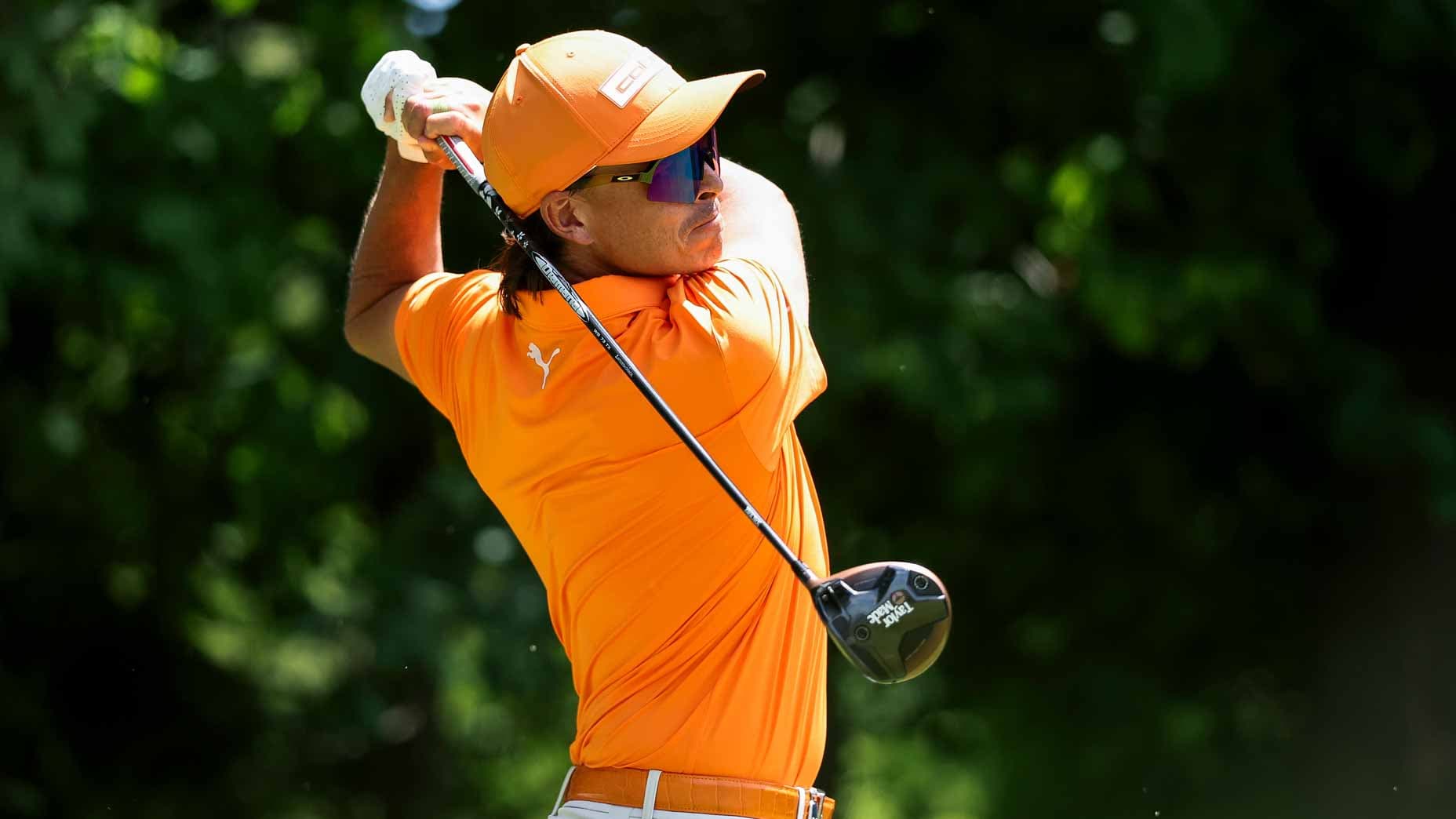 Découvrez les groupes stars du jeudi au Charles Schwab Challenge 2026, avec Rickie Fowler (5e mondial) et Keegan Bradley en têtes d'affiche au Colonial Country Club.