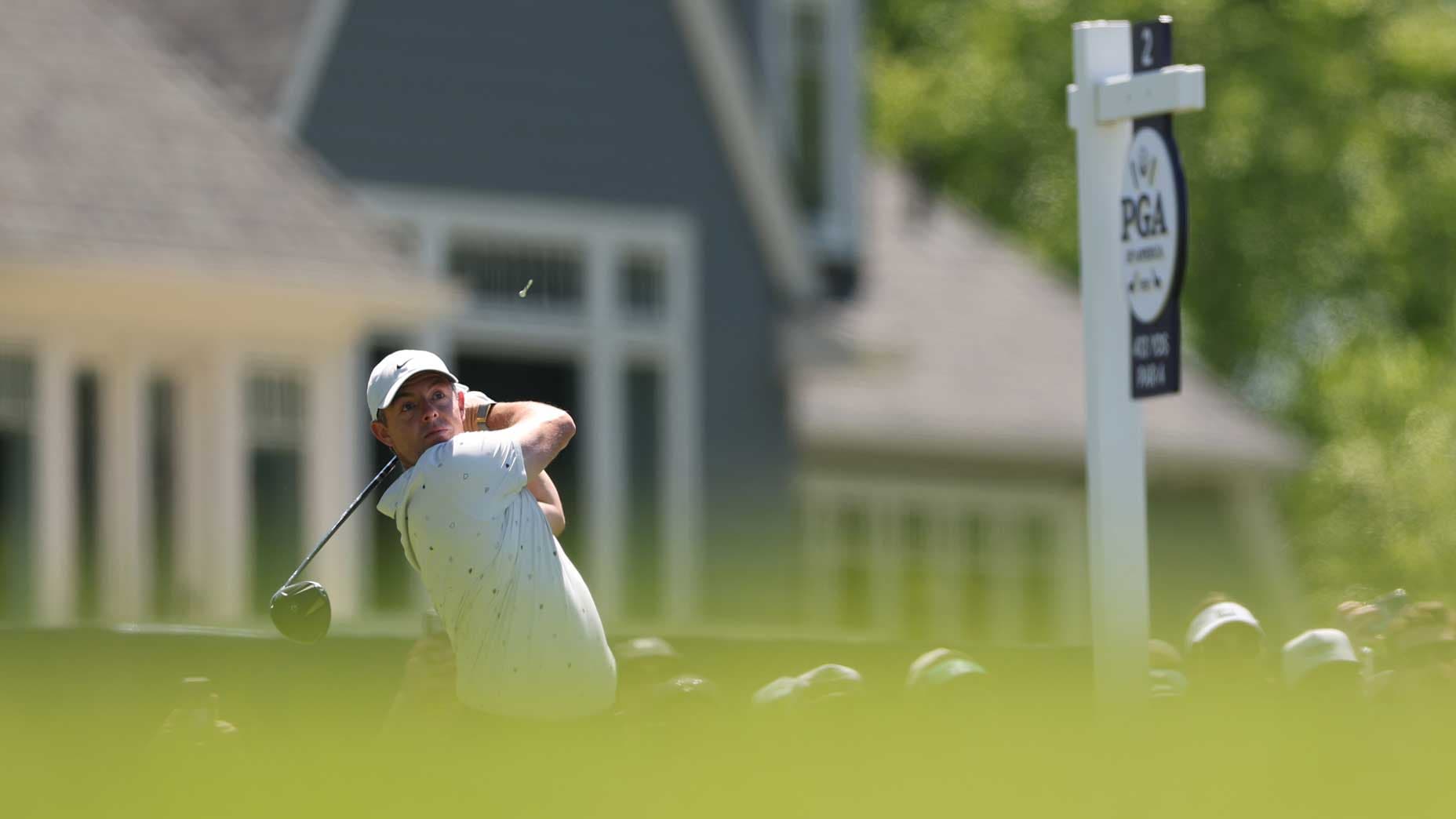 Scottie Scheffler et Rory McIlroy mènent la charge pour le titre du PGA Championship 2026 lors du tour final à Aronimink ce dimanche.