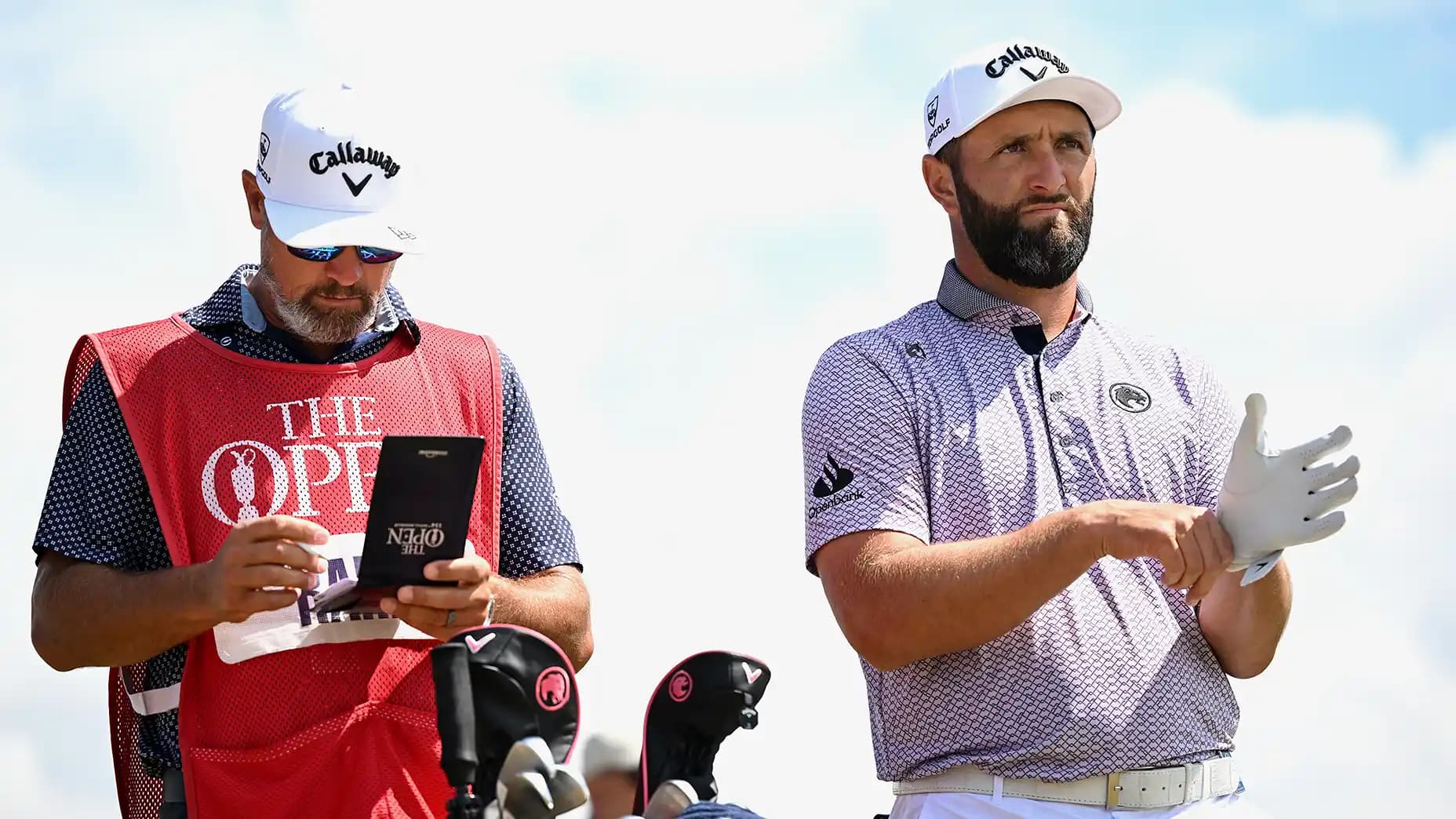 Jon Rahm tire la sonnette d'alarme sur le jeu lent dans le golf pro. Son diagnostic est systémique — et ses propositions méritent qu'on s'y attarde.
