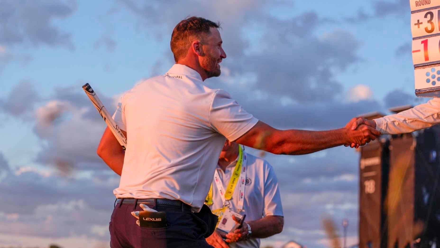 Six coups d'avance après 54 trous à Shinnecock Hills : Wyndham Clark est en route vers un 2e titre à l'U.S. Open.