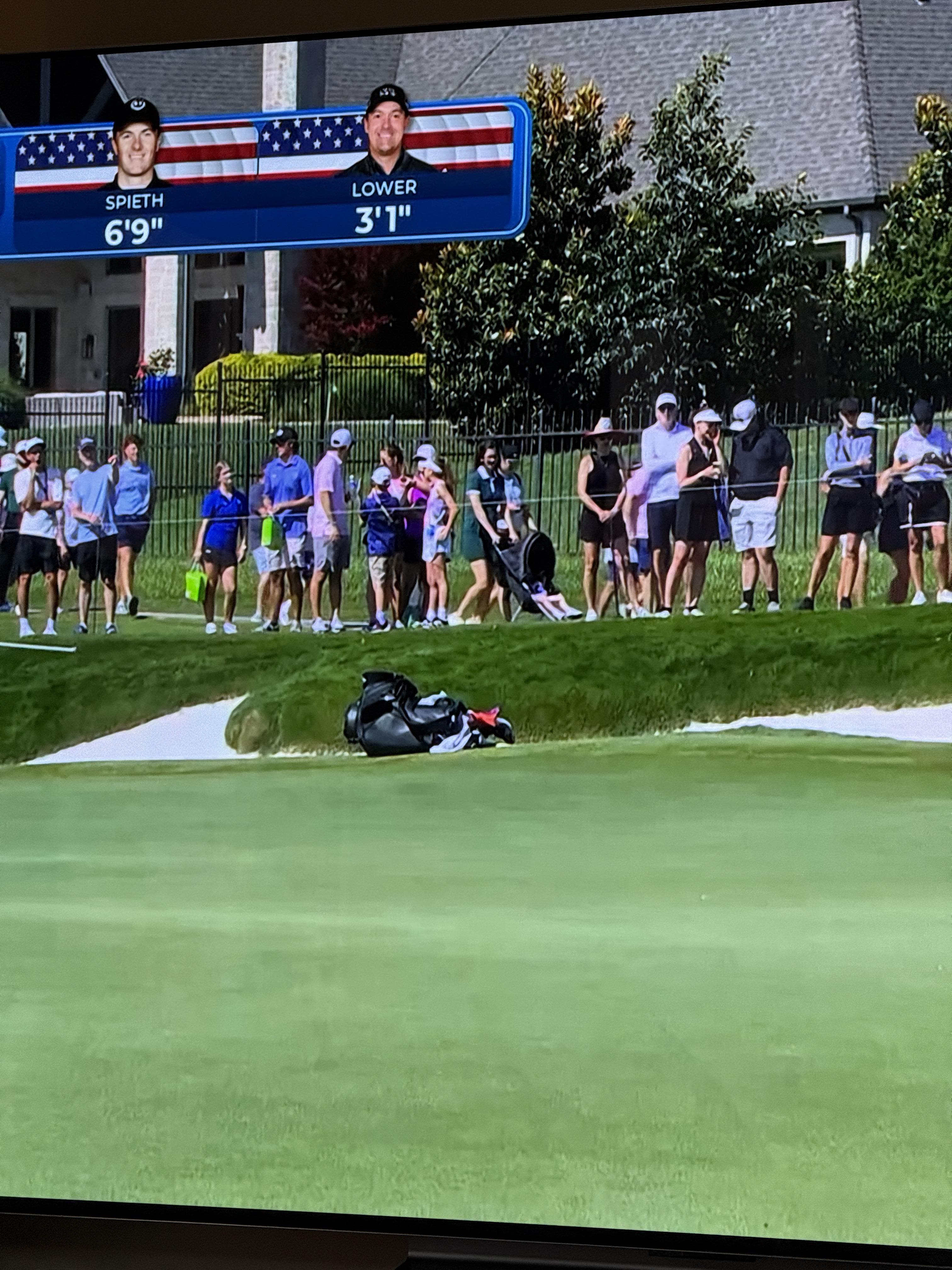 Une photo virale relance le débat sur l'influence de la morphologie dans le golf professionnel, entre grands gabarits et petites tailles.