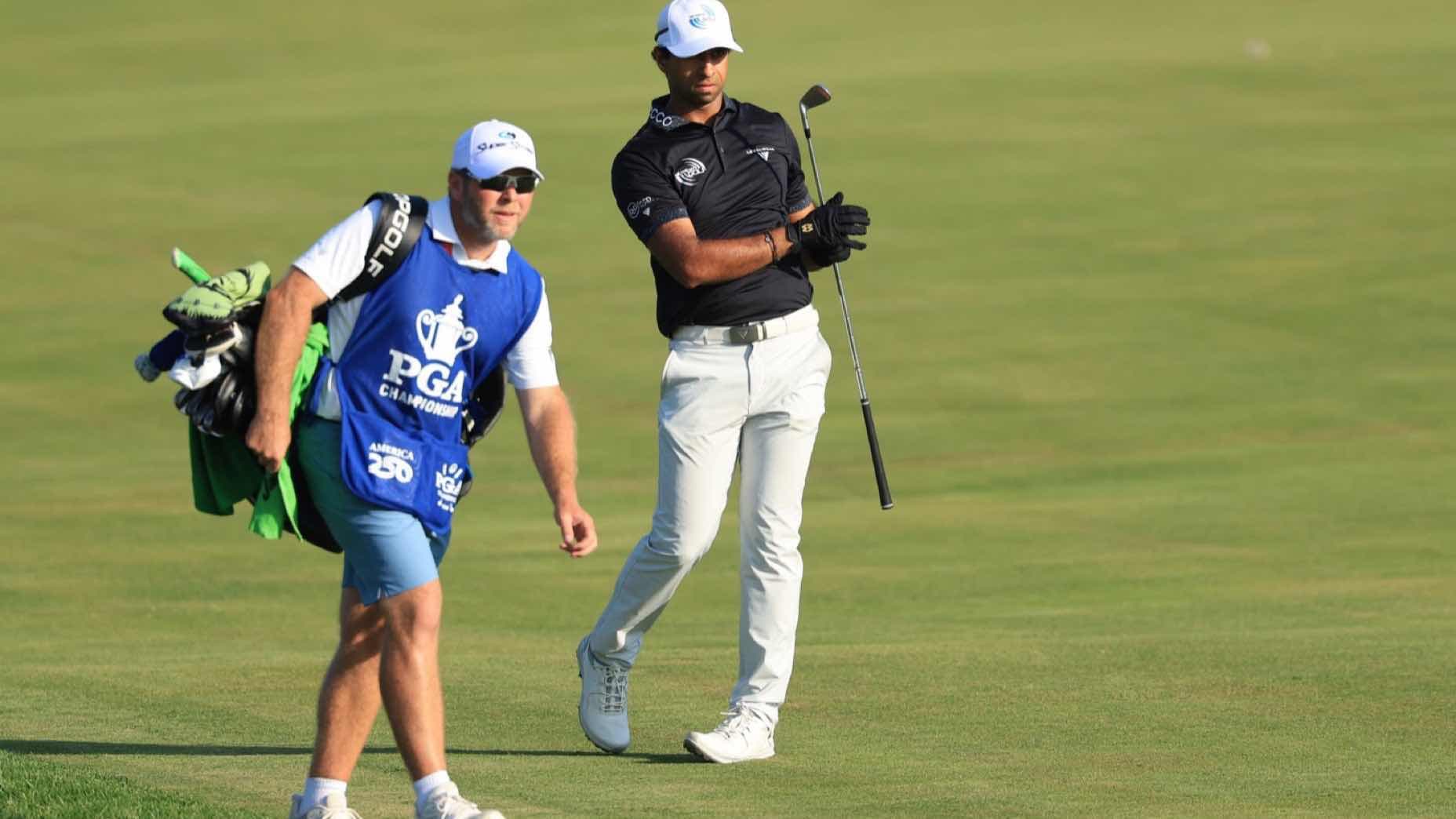 Champion du PGA Championship 2026, Aaron Rai continue d'utiliser des housses de fers par fidélité à ses valeurs d'enfance et au respect de l'équipement.