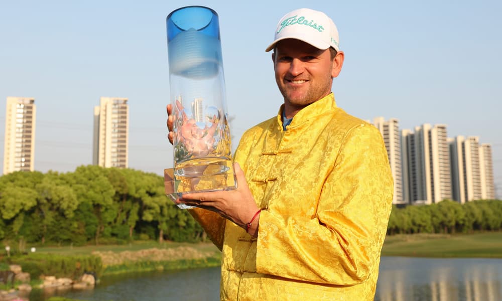 Bernd Wiesberger a remporté le Volvo China Open avec un score de -19, mettant fin à cinq années sans victoire et validant son retour réussi sur le DP World Tour après l'épisode LIV Golf.