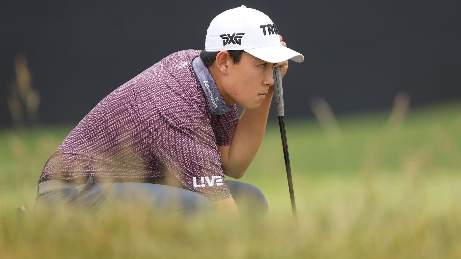 Dylan Wu a réalisé un 5-putt dès le 1er trou du 3e tour, avec des rafales à 35 mph : Shinnecock Hills est en mode destruction ce samedi.