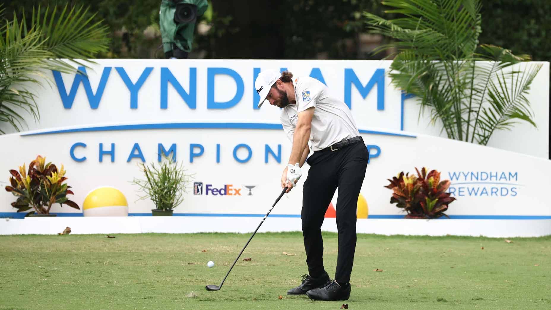 Cameron Young a expliqué l'origine de sa pause caractéristique en haut du backswing. Une mécanique naturelle qui révèle tout sur l'art de la transition.