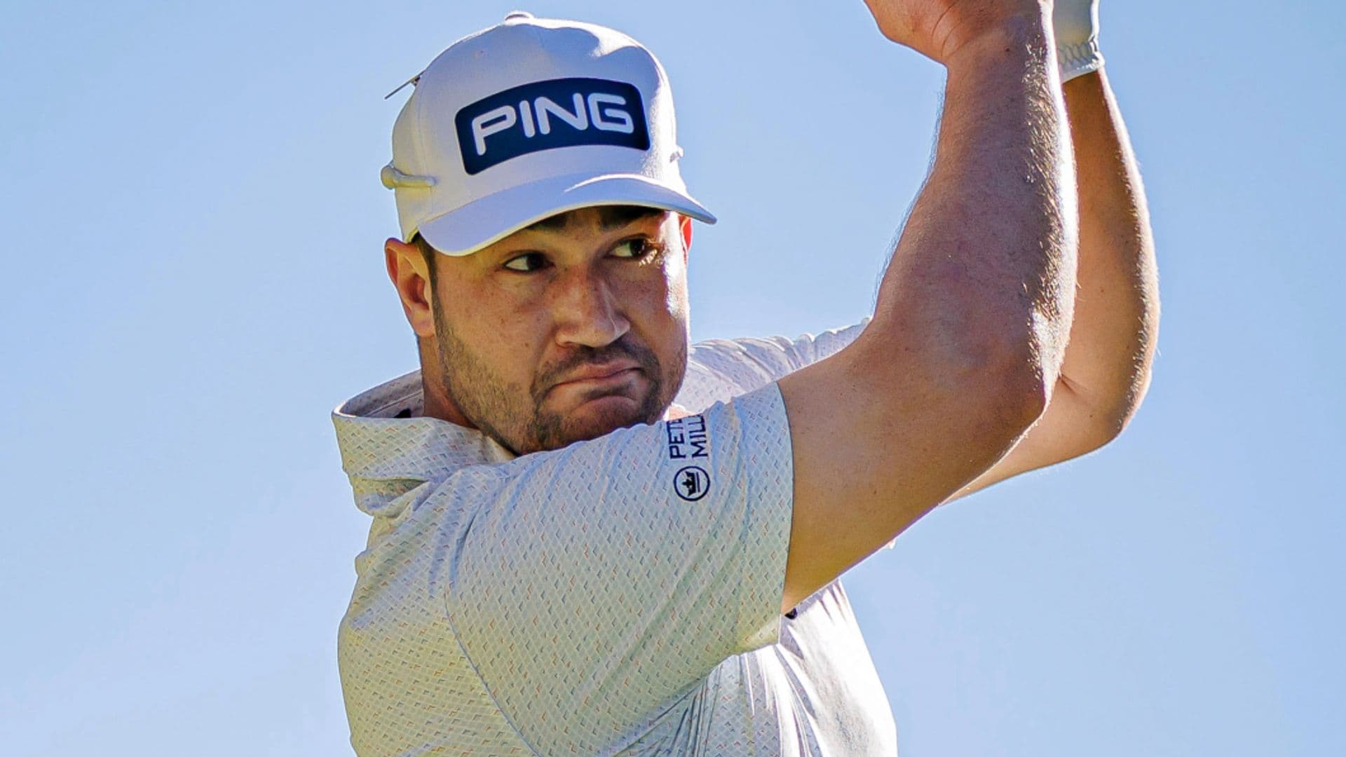 Thriston Lawrence conserve son titre aux European Masters en battant Paul Casey au 4e trou de barrage, après que l'Anglais a manqué plusieurs putts décisifs.