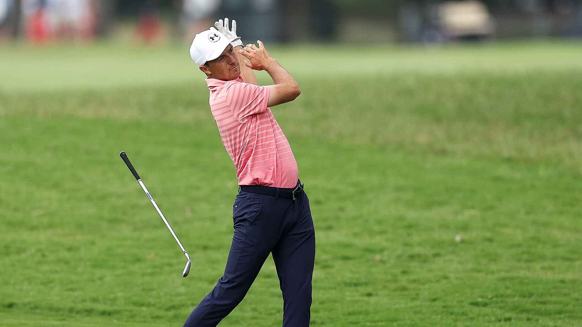 Entre génie intermittent et frustrations chroniques, Jordan Spieth incarne les contradictions d'un champion en quête de renaissance dans un golf moderne qui lui échappe.